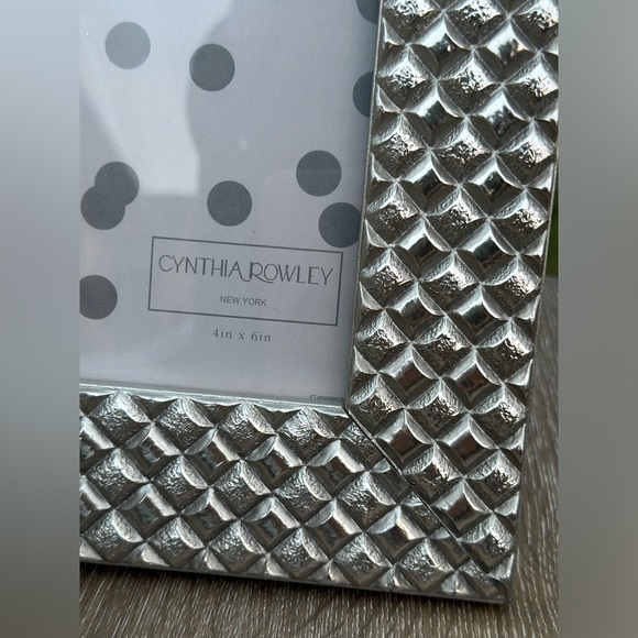 EUC/ Cynthia Rowley picture frame - Picture 2 of 5